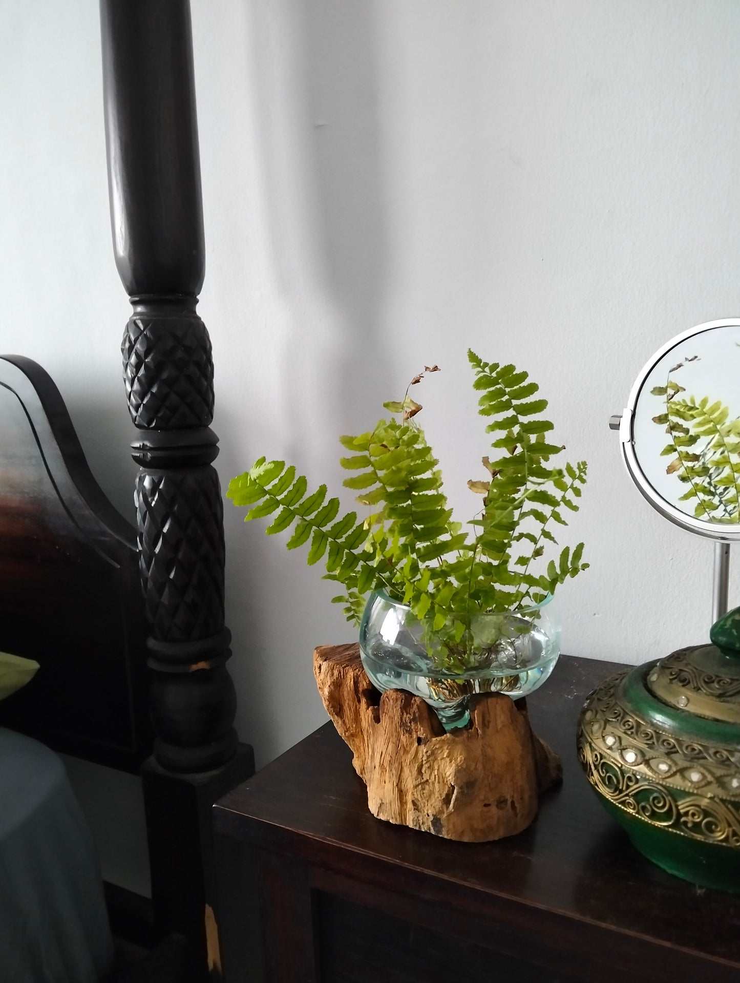 Flowing Glass Vase Handmade in Exotic Bali, Unique Housewarming Gift, Wedding Gift, Natural Boho Decor, Work of Art and Functional Vase, Art Meets Nature in Every Curve