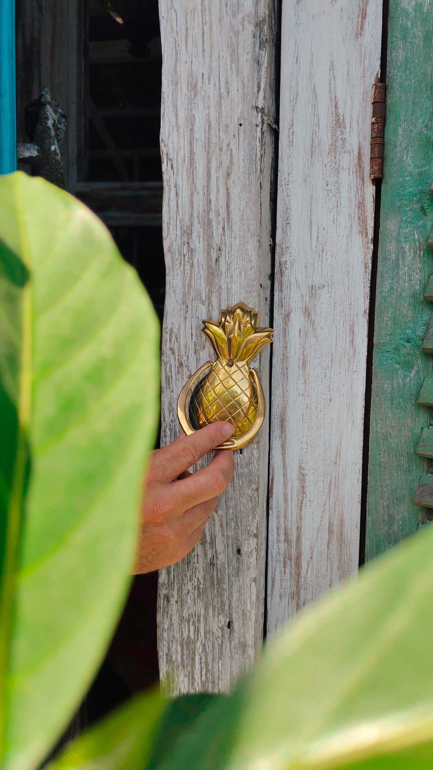 Tropical Welcome – Bronze Pineapple Door Knocker from Bali A Touch of Tropical Elegance for Your Home Decor