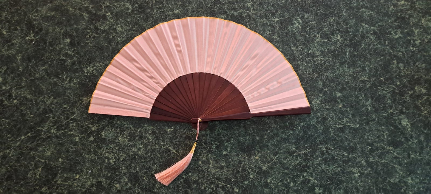 Peach Darling – Your Perfect Summer Companion Stay cool in style with a touch of tropical elegance.