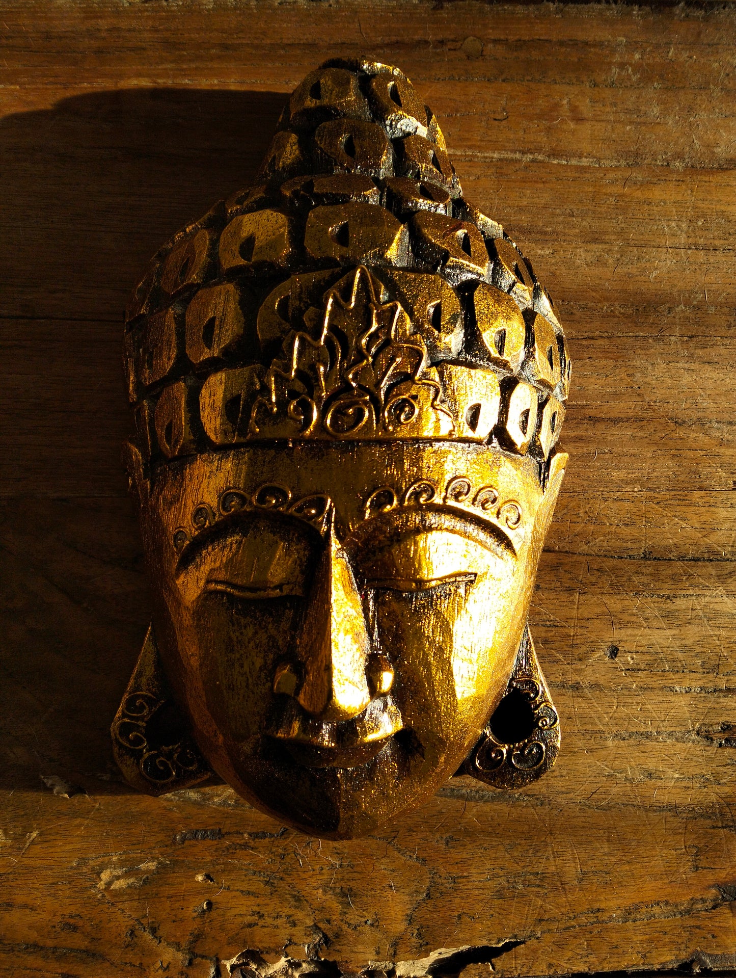 Golden Serenity Wooden Buddha Mask – Hand-Carved in Exotic Bali, Perfect Housewarming Gift, Tropical, Modern, Elegant, Adds a Calming Tranquility to Your Living Room, Hallway, Office or Shop