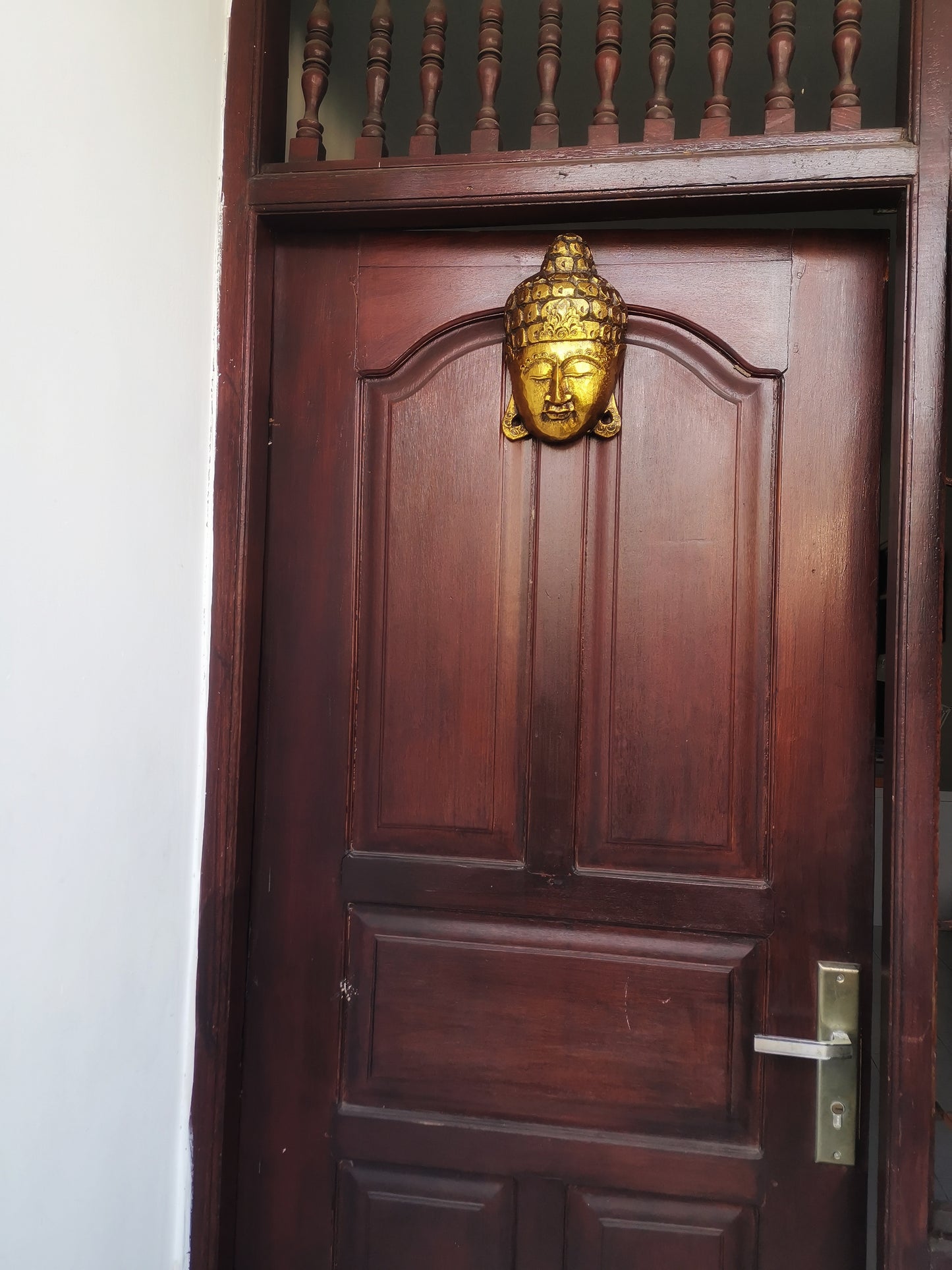 Golden Serenity Wooden Buddha Mask – Hand-Carved in Exotic Bali, Perfect Housewarming Gift, Tropical, Modern, Elegant, Adds a Calming Tranquility to Your Living Room, Hallway, Office or Shop