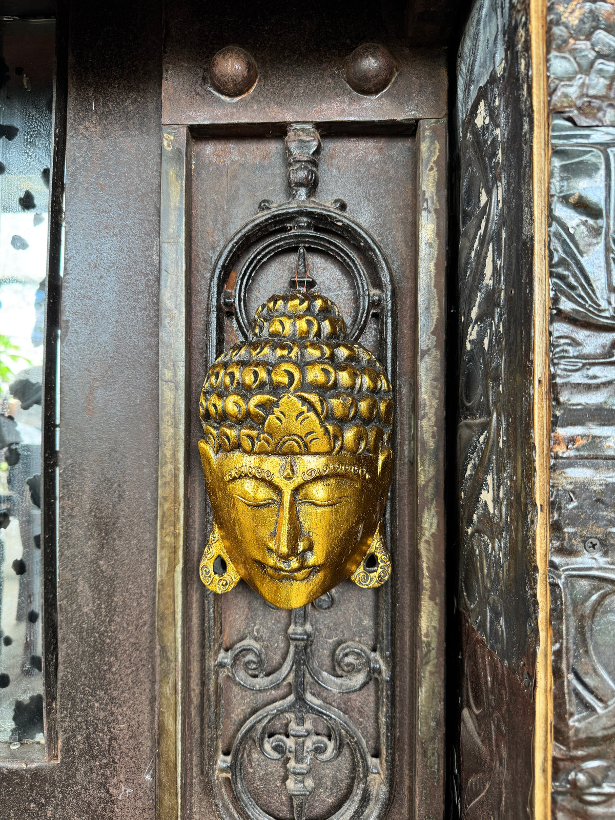 Golden Serenity Wooden Buddha Mask – Hand-Carved in Exotic Bali, Housewarming Gift, Tropical, Modern, Elegant, Adds Calming Tranquility to Your Room, Hallway, Office or Shop