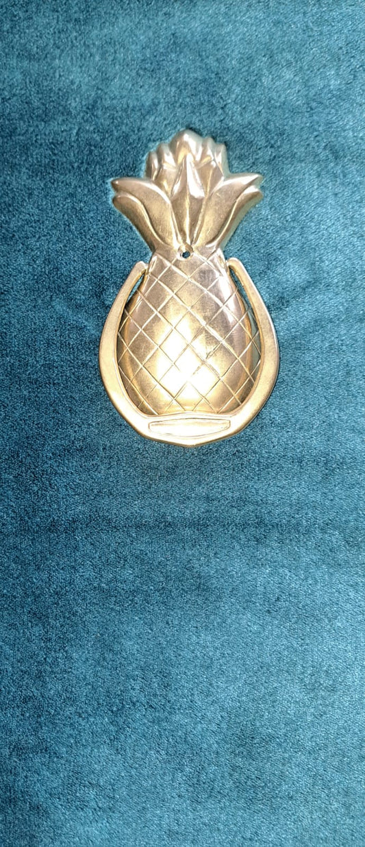 Tropical Welcome – Bronze Pineapple Door Knocker from Bali A Touch of Tropical Elegance for Your Home Decor
