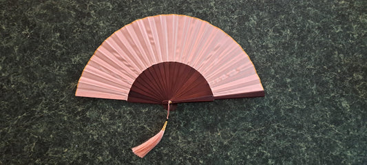 Peach Darling – Your Perfect Summer Companion Stay cool in style with a touch of tropical elegance.