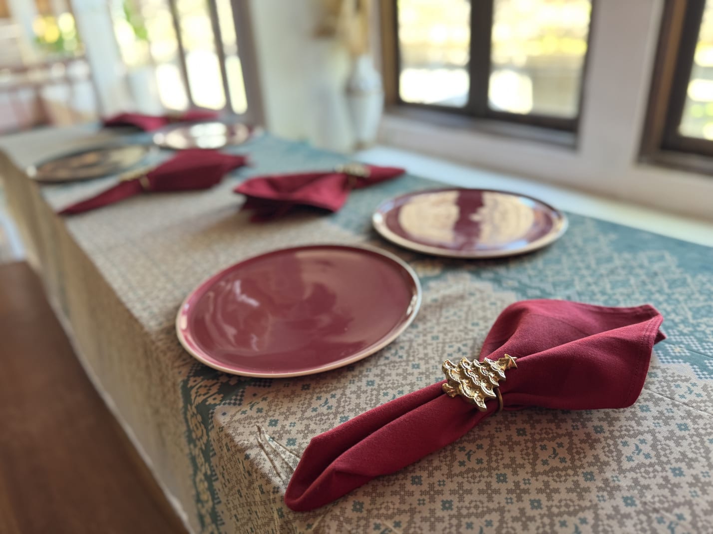 Christmas Tree Napkin Rings, Festive Holiday Table Decor, Handcrafted in Bali, (Christmas Tree Set 4)