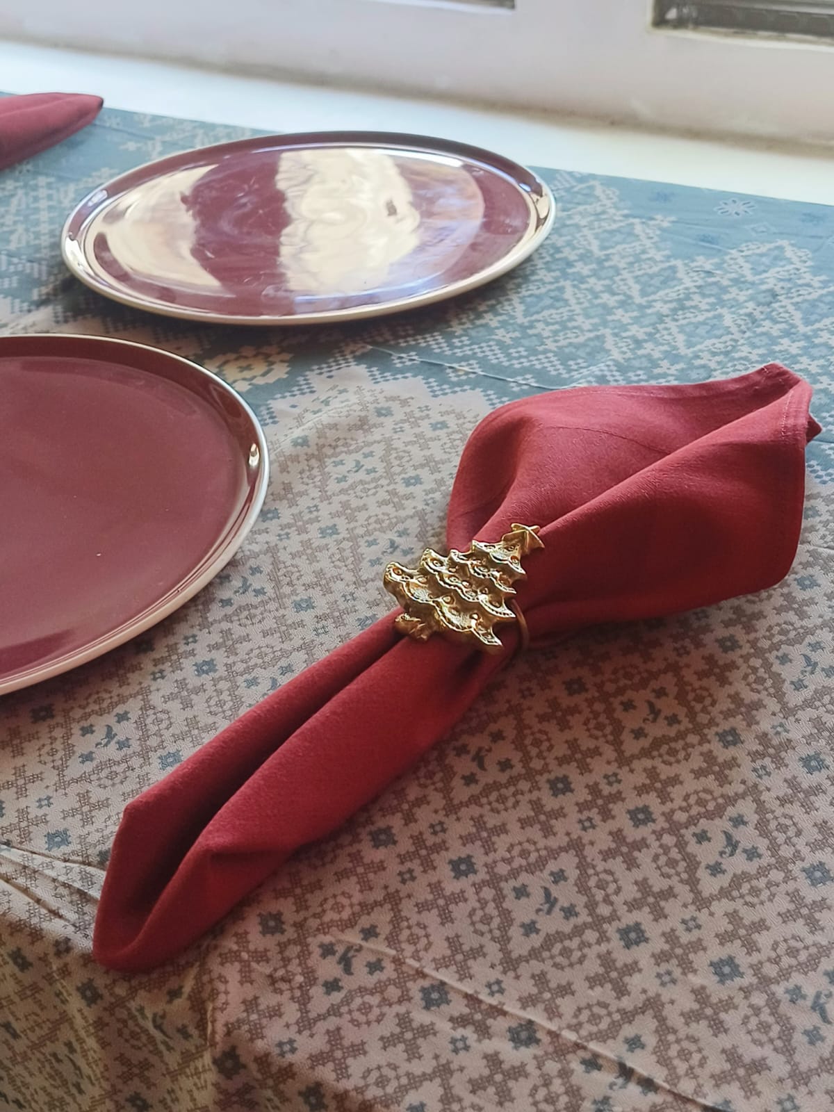 Christmas Tree Napkin Rings, Festive Holiday Table Decor, Handcrafted in Bali, (Christmas Tree Set 4)