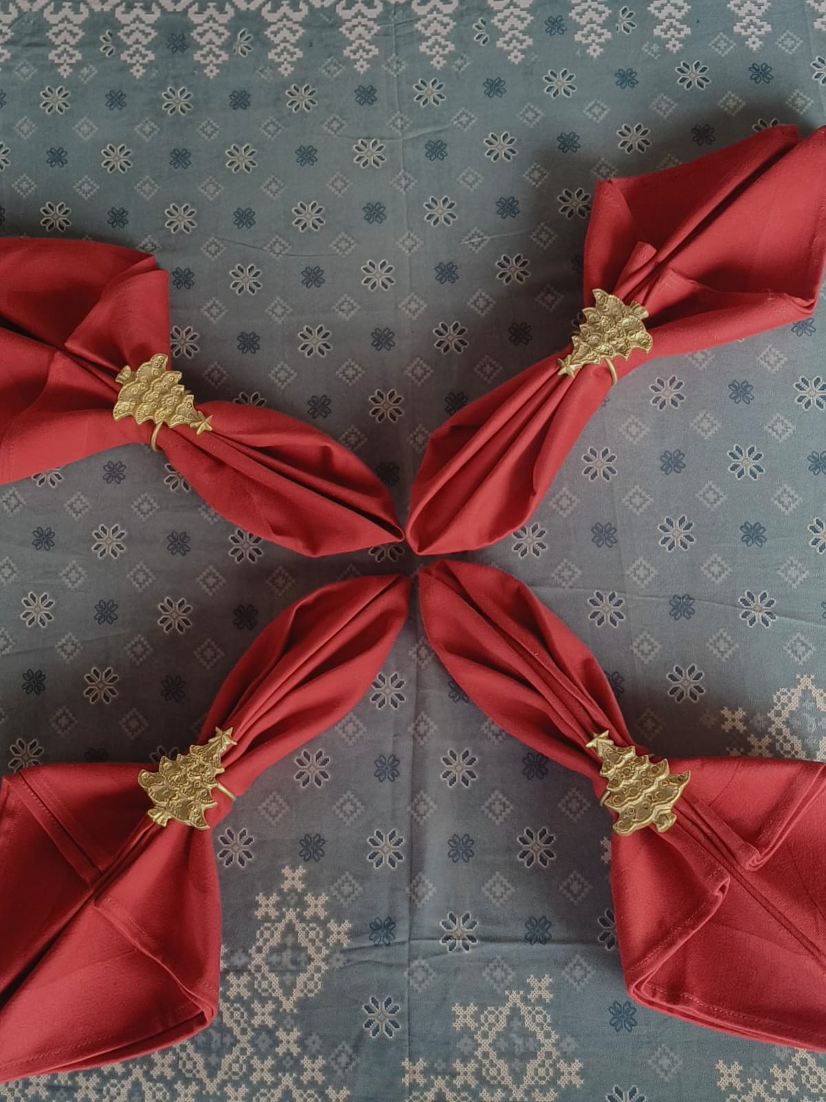 Christmas Tree Napkin Rings, Festive Holiday Table Decor, Handcrafted in Bali, (Christmas Tree Set 4)