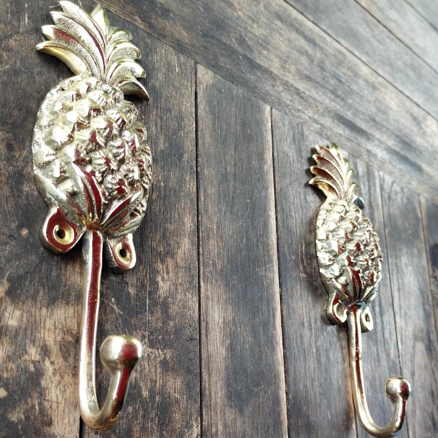 Handmade Bronze Pineapple Wall Hooks (Set of 2) – Tropical Home Decor